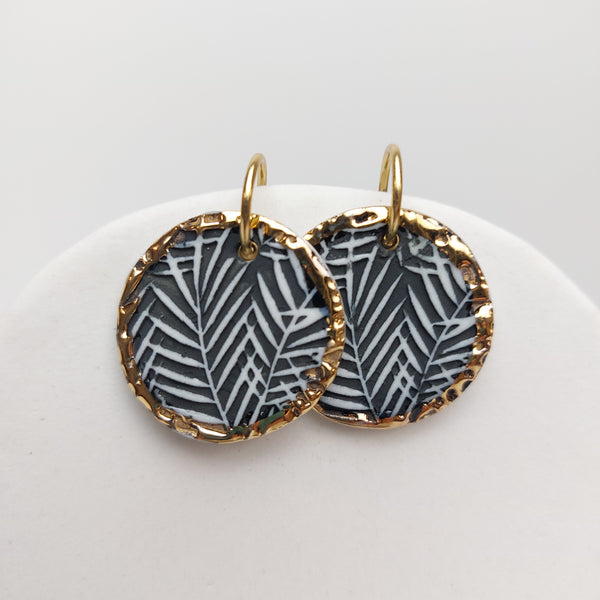 Palm Earrings - round